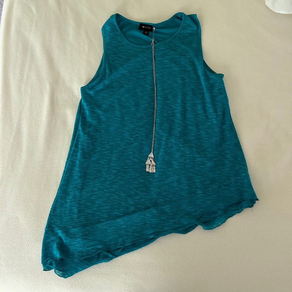 Dressy tank with necklace
